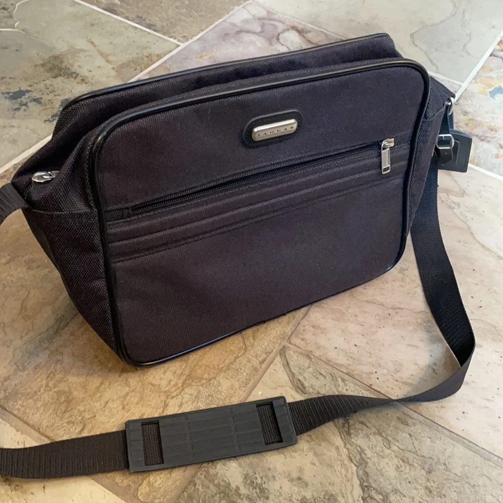 Jaguar Shoulder Bag